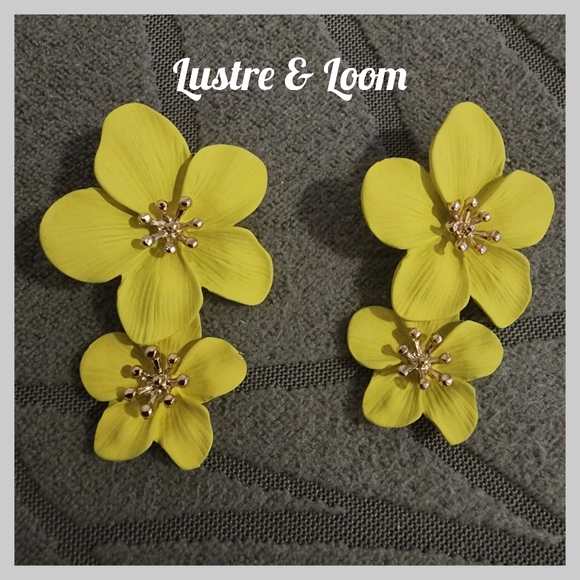 Fiji Floral Earrings - Picture 7 of 7